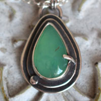 Chrysoprase drop, romantic necklace in silver and chrysoprase