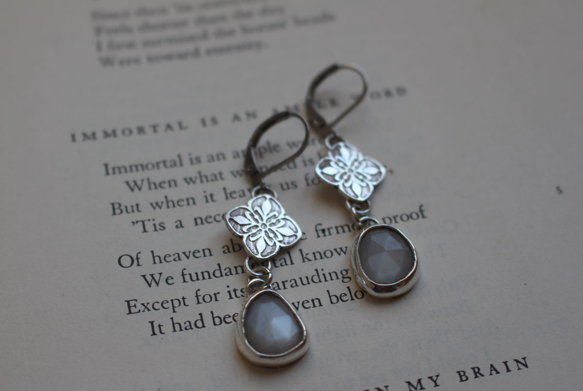 Clervie, Celtic flower earrings in silver and moonstone