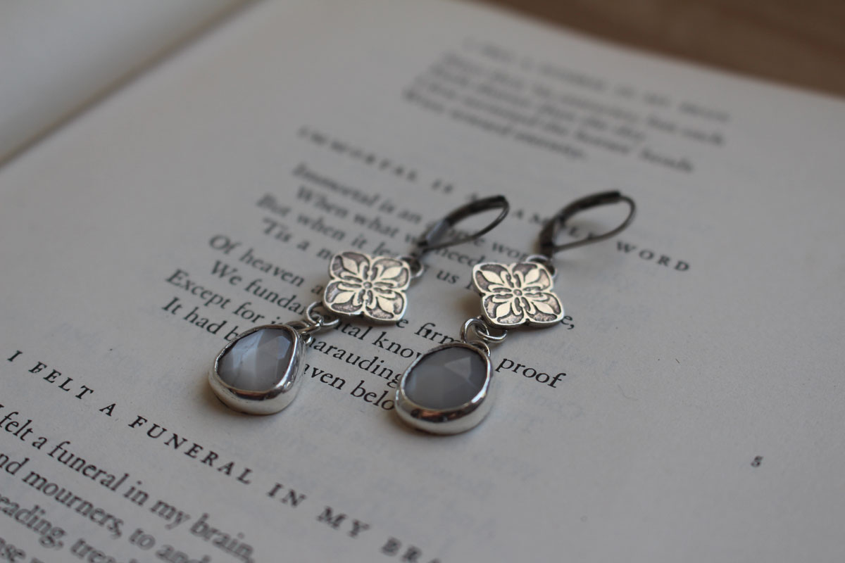 Clervie, Celtic flower earrings in silver and moonstone