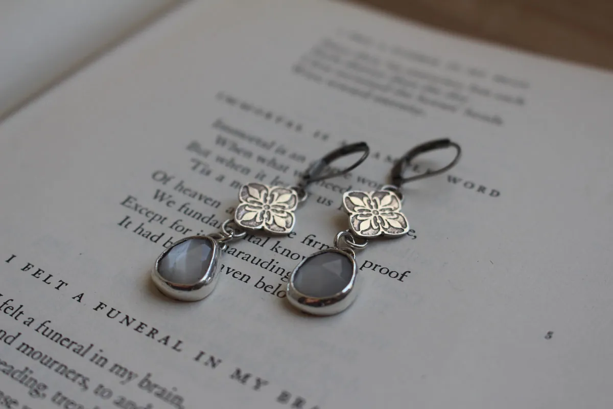 Clervie, Celtic flower earrings in silver and moonstone