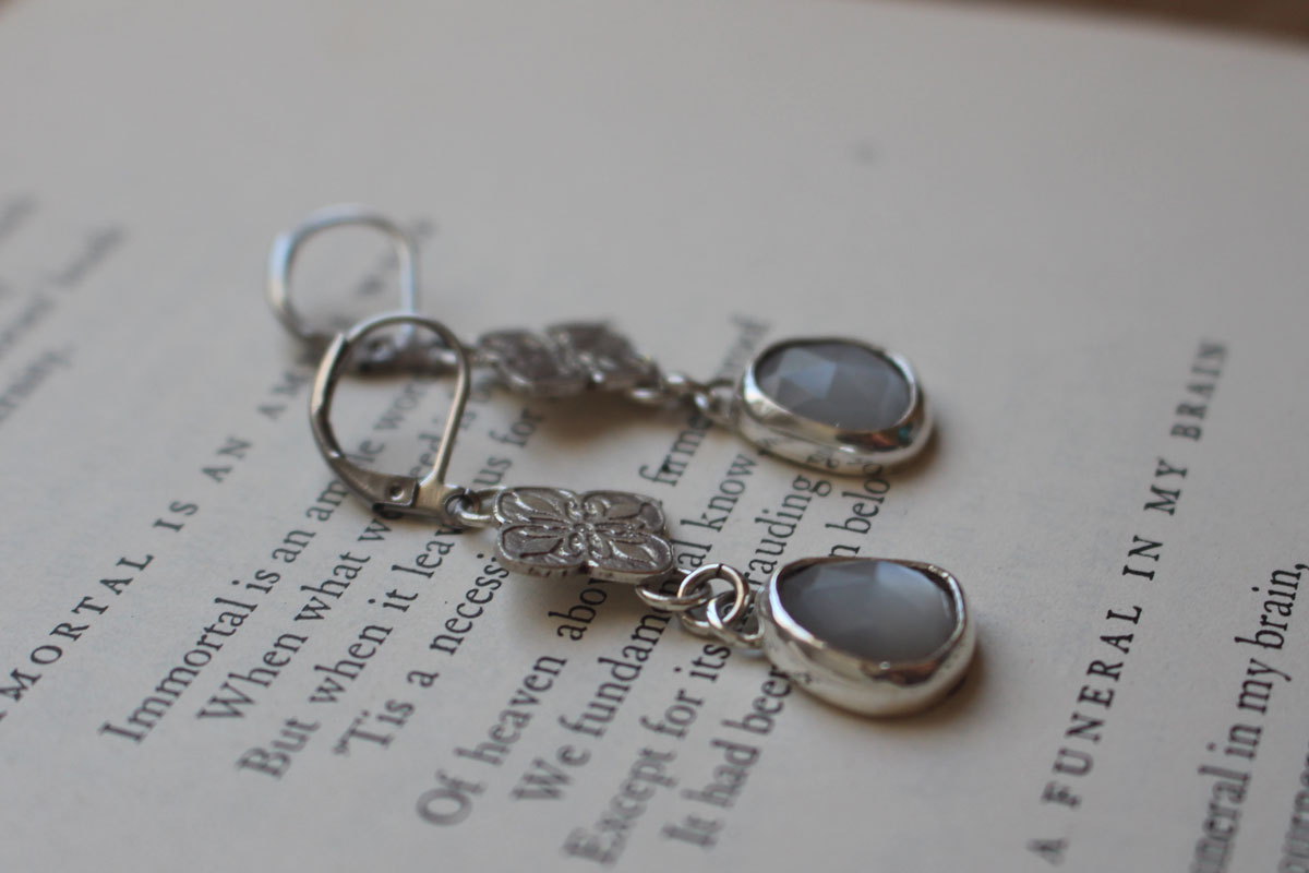 Clervie, Celtic flower earrings in silver and moonstone