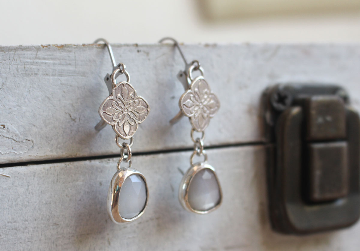 Clervie, Celtic flower earrings in silver and moonstone