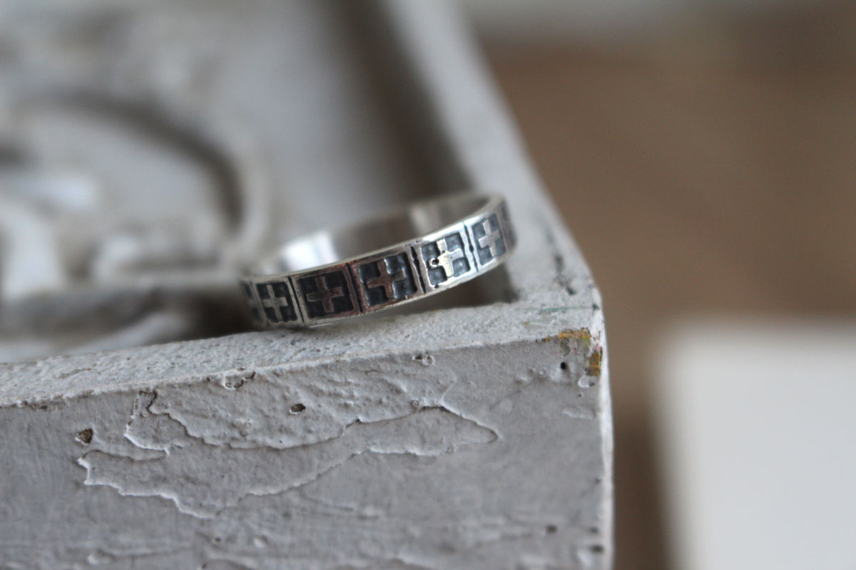 Cross, medieval faith ring in sterling silver