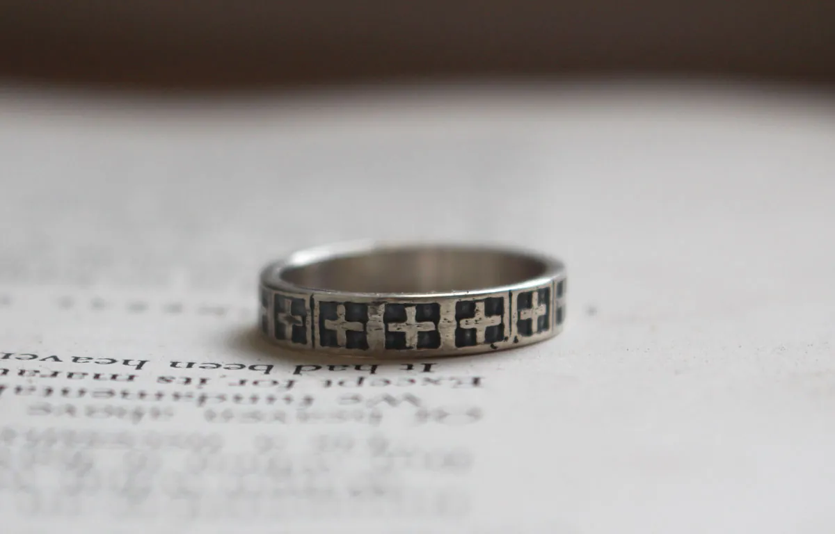 Cross, medieval faith ring in sterling silver