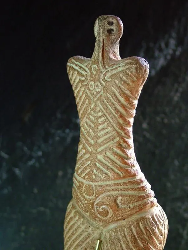 Cucuteni Venus, neolithic mother goddess necklace in silver