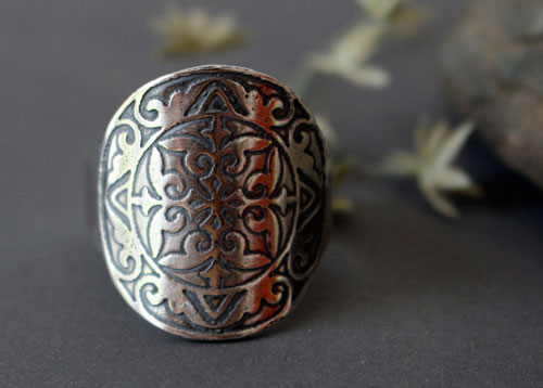 Cassius, medieval shield ring in sterling silver