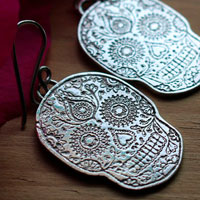 Catrina, day of the dead skull earrings in mexican folklore in silver