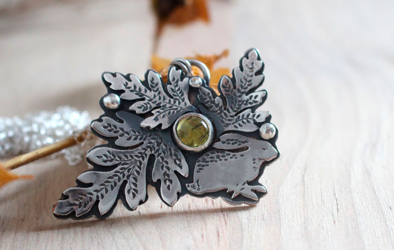 Choice, fern rabbit necklace in silver and peridot 