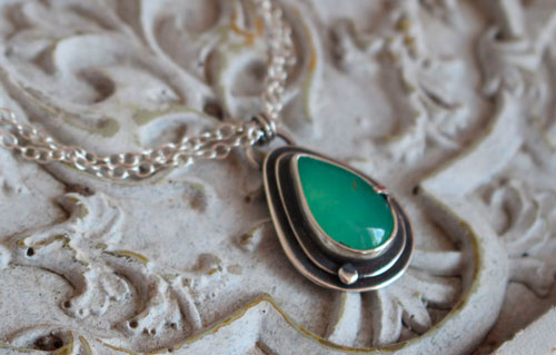 Chrysoprase teardrop, romantic necklace in sterling silver and chrysoprase