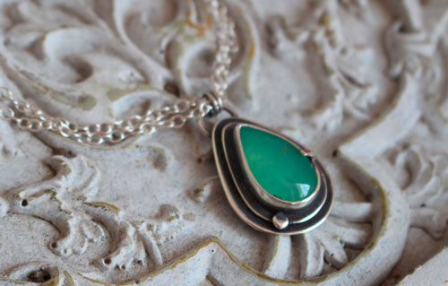 Chrysoprase teardrop, romantic necklace in silver and chrysoprase