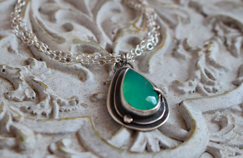 Chrysoprase teardrop, romantic necklace in silver and chrysoprase