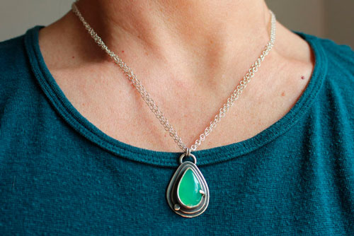 Chrysoprase teardrop, romantic necklace in sterling silver and chrysoprase