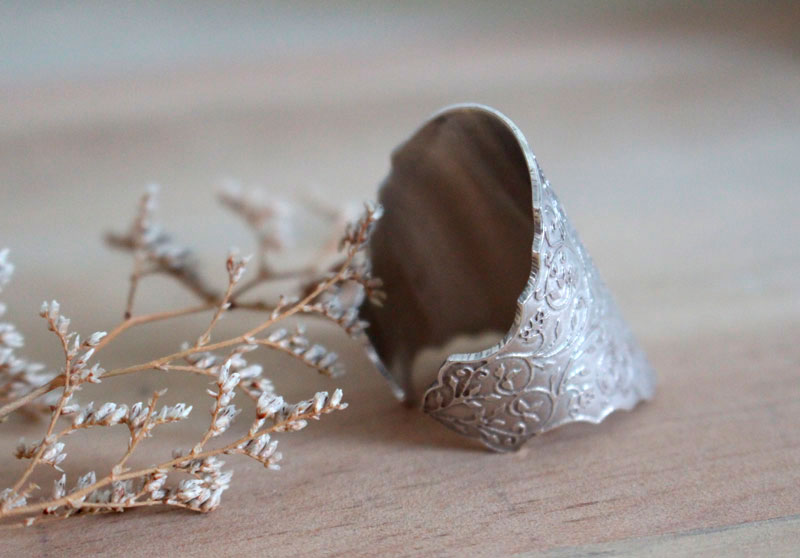 Dandy, Baroque elegance ring in sterling silver