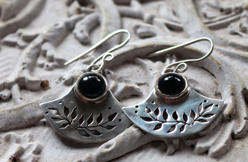 Dark flower, tribal earrings in sterling silver and onyx
