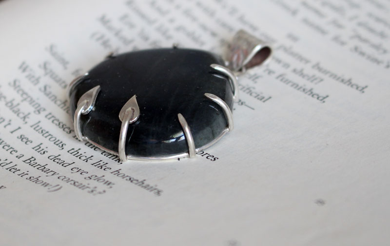 Dawn’s bloom, aurora pendant in silver and labradorite