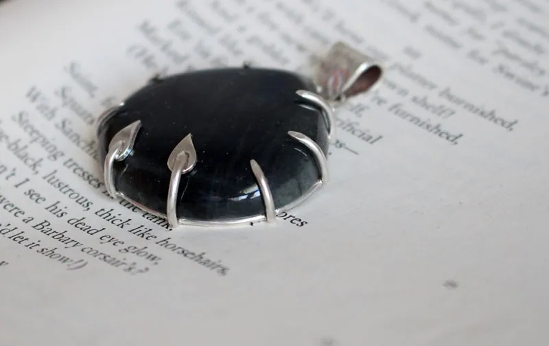 Dawn’s bloom, aurora pendant in silver and labradorite