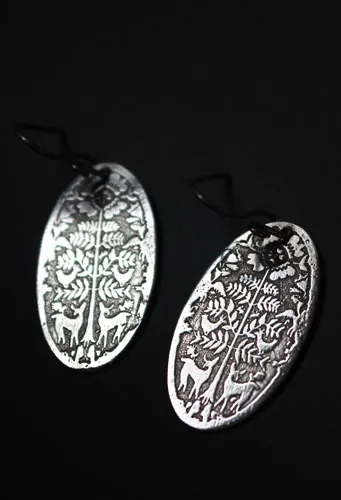Deer in the early morning, Mexican Otomi bestiary earrings in silver