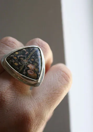 Delta, triangle ring in sterling silver and leopard jasper