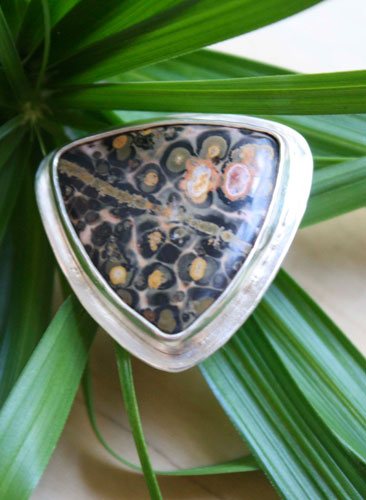 Delta, triangle ring in sterling silver and leopard jasper