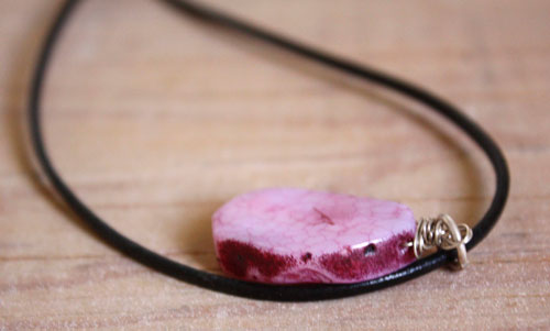 Dragon vein, scale necklace in silver, dragon vein agate and leather cord