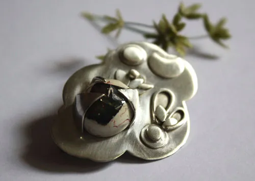 Dream of a summer night, color dream brooch in silver and fire opal