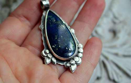 Dusk inflorescence, nocturnal flower pendant in silver and lapis lazuli