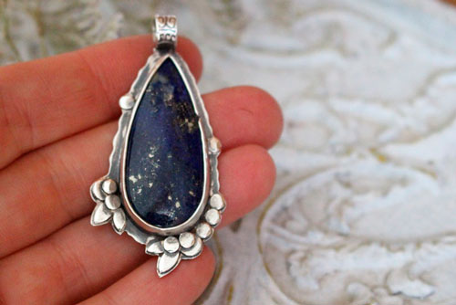 Dusk inflorescence, nocturnal flower pendant in silver and lapis lazuli