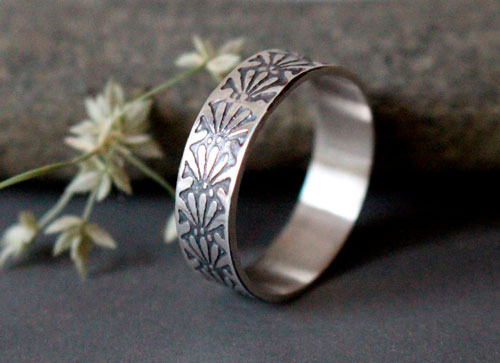 Dahlia, engraved flower ring in sterling silver