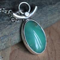 Earth goddess, venus necklace in silver and chrysoprase