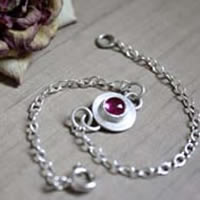 Ekadaura, round bracelet in silver and birthstone (garnet, amethyst, aquamarine, moonstone, onyx, alexandrite, ruby, peridot, sapphire, opal, citrine, turquoise)