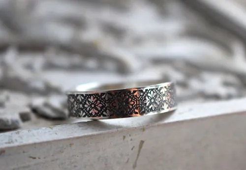 Esmée, Medieval flower ring in sterling silver