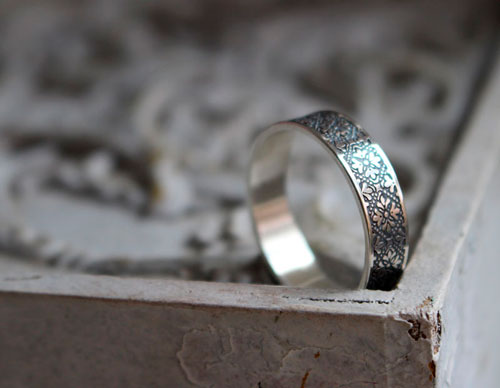 Esmée, Medieval flower ring in sterling silver