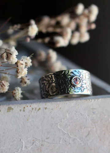 Eternity, pomegranate ring in silver and diamond