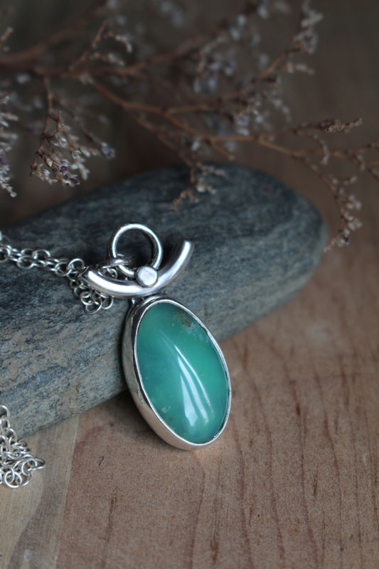 Earth goddess, Venus necklace in sterling silver and chrysoprase