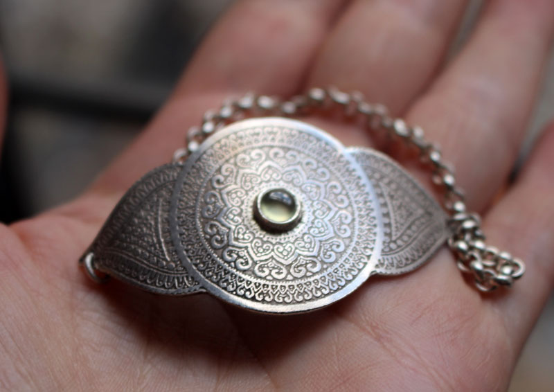 Eye of the soul, mandala bracelet in sterling silver and prehnite
