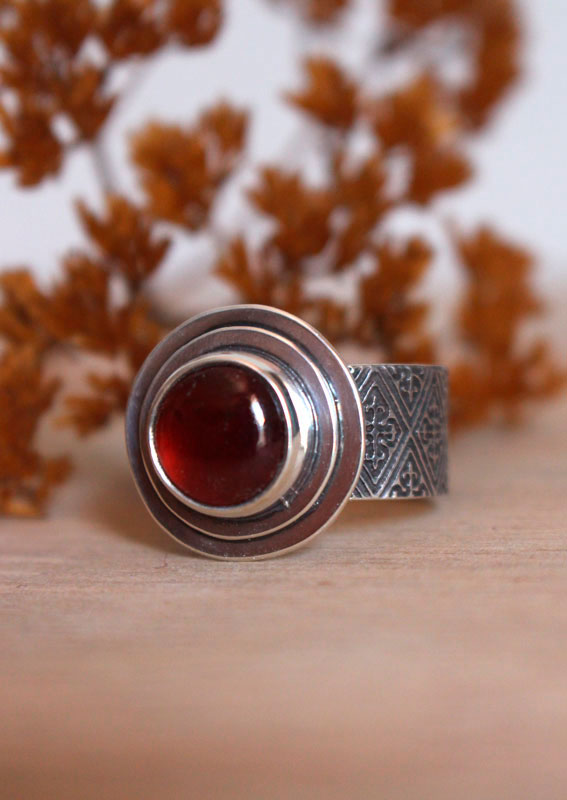 Faith, medieval fleur-de-lis ring in silver and garnet