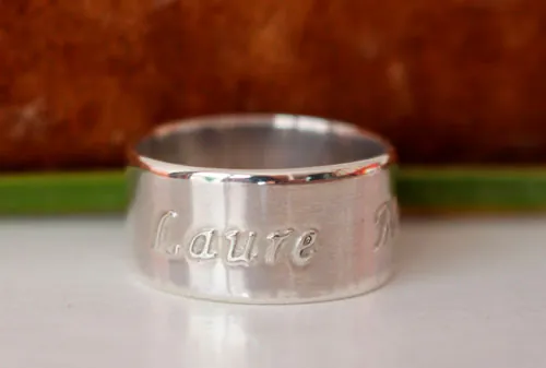 Family bond, personalized raised names ring in sterling silver