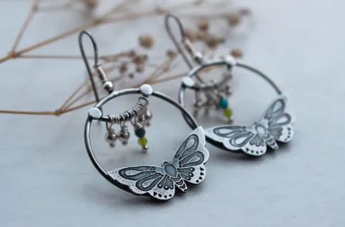 Farandole, butterfly earrings in silver, yellow agate, green agate and amazonite