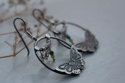 Farandole, butterfly earrings in silver, yellow agate, green agate and amazonite