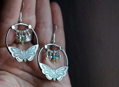 Farandole, butterfly earrings in silver, yellow agate, green agate and amazonite
