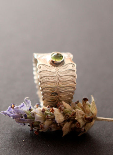 Fern flower, legendary from Eastern Europe ring in silver and peridot