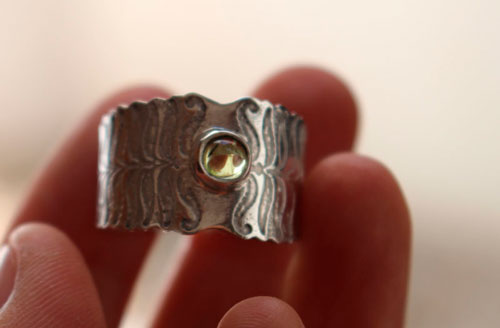 Fern flower, legendary from Eastern Europe ring in silver and peridot