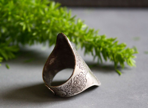 Flower of wisdom, Indian paisley drop ring in silver