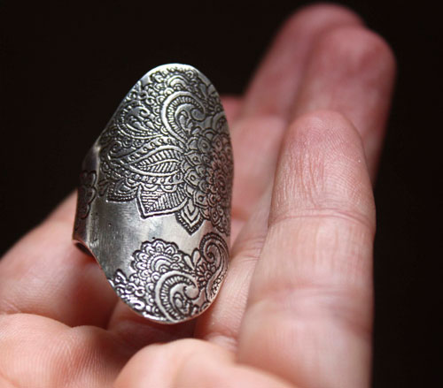 Flower of wisdom, Indian paisley drop ring in silver