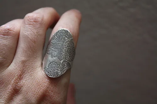Flower of wisdom, Indian paisley drop ring in silver