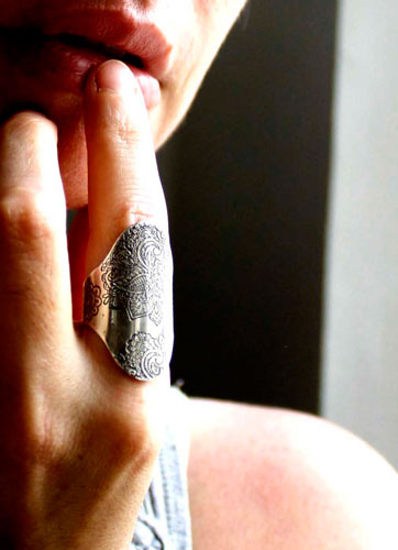 Flower of wisdom, Indian paisley drop ring in silver
