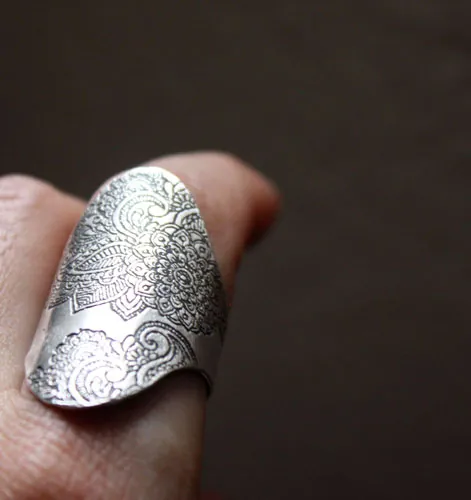 Flower of wisdom, Indian paisley drop ring in silver