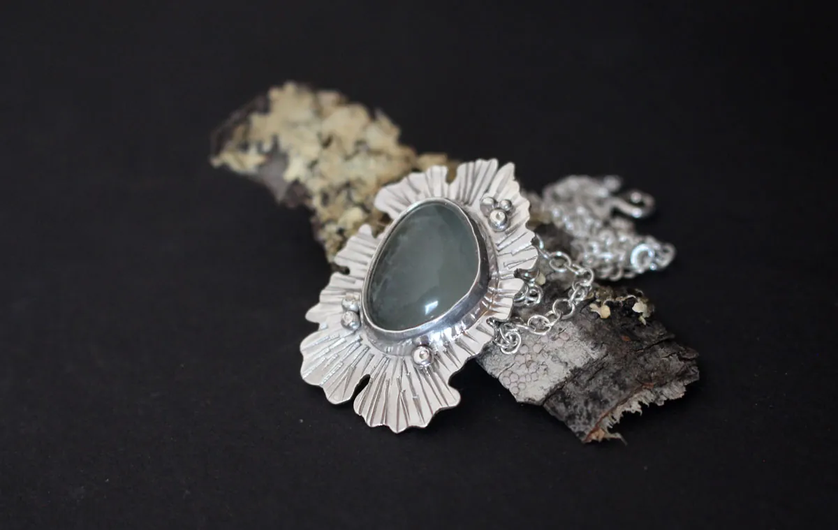 Fluorite lichen, symbiote necklace in silver and fluorite