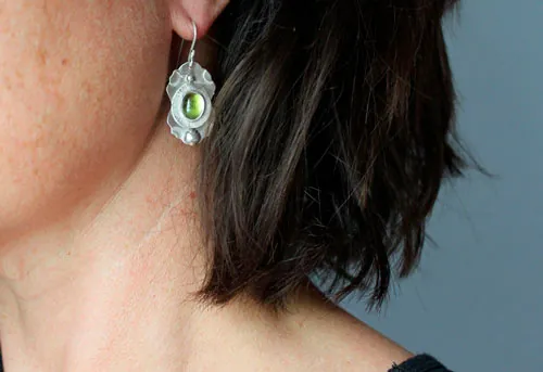 Forest under the stars, moonbeam earrings in silver and peridot