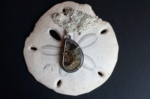 From the bottom of the ocean, underwater exploration necklace in silver and fossil ammonite